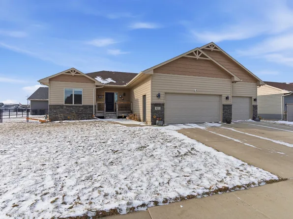 811 S Discovery Ave, Sioux Falls, SD 57106