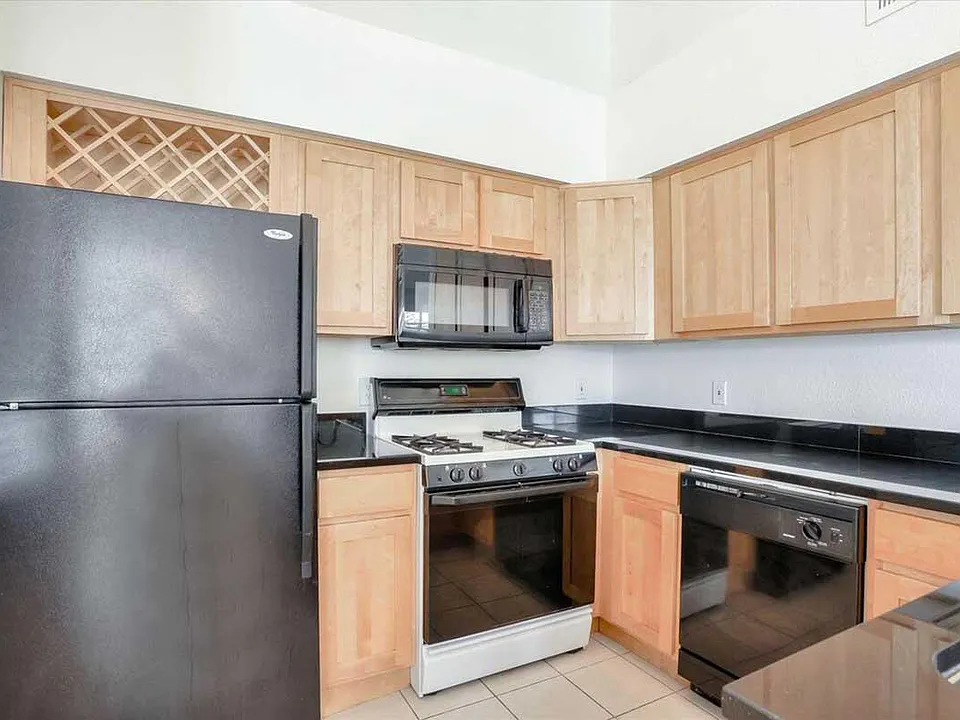 Solana Apartments