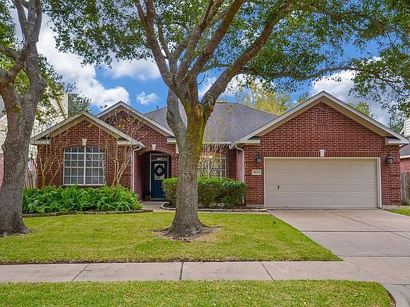 Nestled snuggly beneath a couple beautiful shade trees, this home is as inviting on the outside as it is on the inside. Recent high-efficiency AC, ductwork & vents -- approx 5 years young. As well maintained as it is functional!
