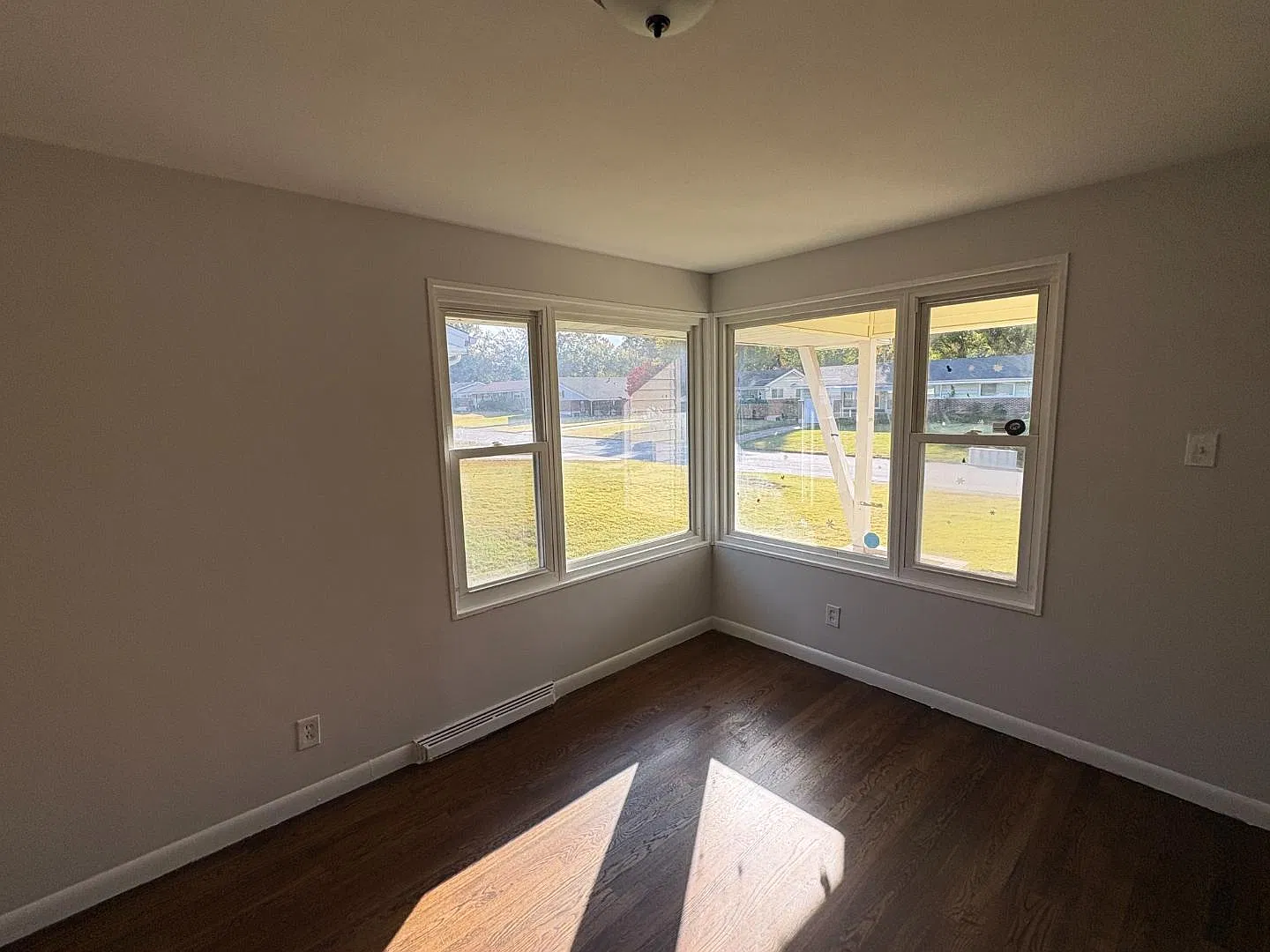 2207 Hollis Dr — Photo 4