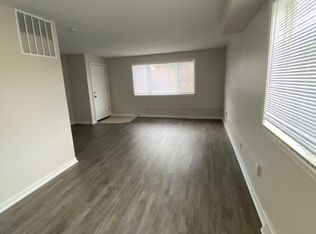 23984 Banbury Cir #2E, Cleveland, OH