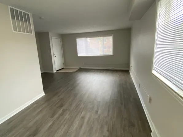 23984 Banbury Cir #2E, Cleveland, OH 44128