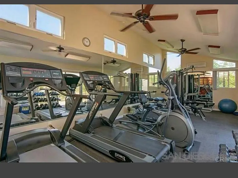 5252 Balboa Arms Dr #277 — Photo 13
