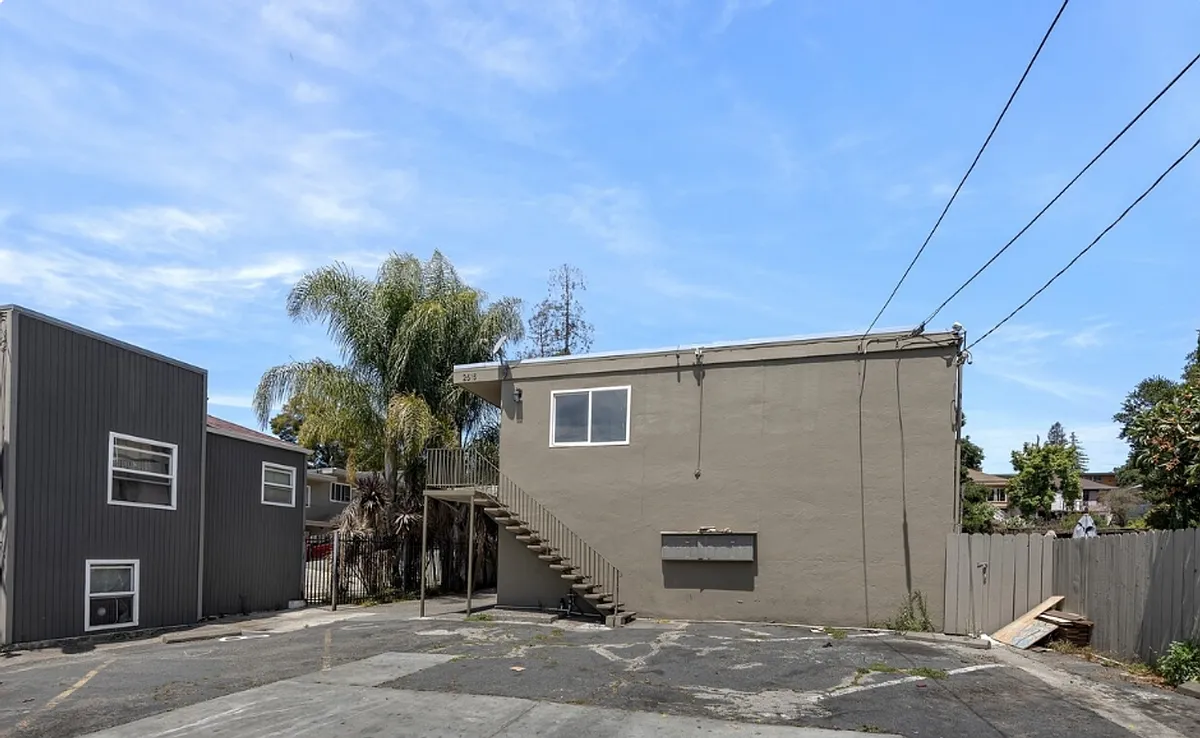 Building Photo - 2615 26th Ave