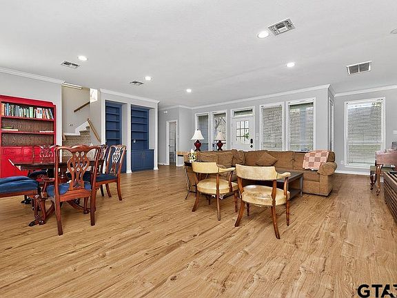 5th image of 7811 Double Oaks Rd