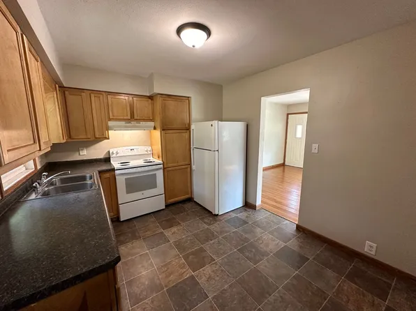 4033 Niles St, Waterloo, IA 50703