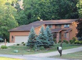 35895 Timber Ridge Ln, Willoughby, OH 44094