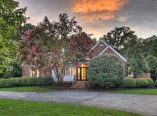 2114 Sharon Ln, Charlotte, NC 28211