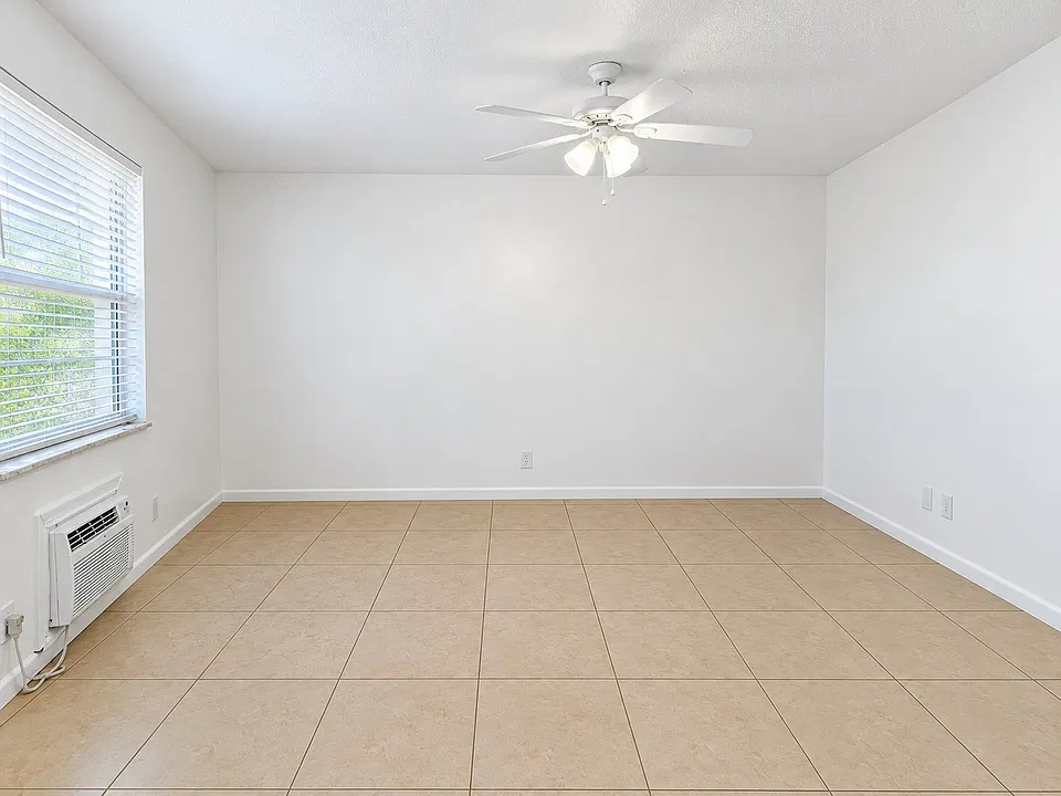 14 SE 9th Ave #2