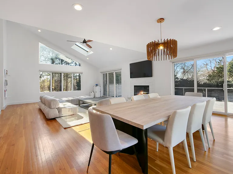 25 Blackwatch Ct — Photo 5