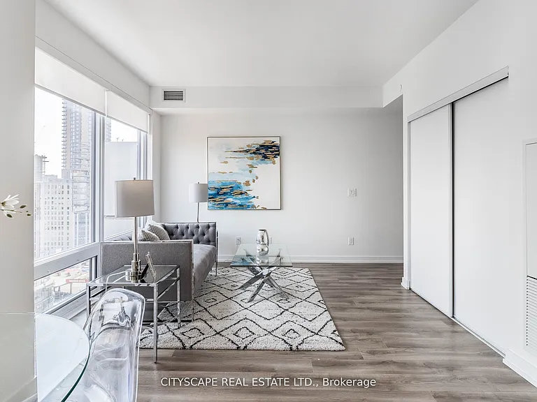 20 Edward St N #1302 — Photo 10