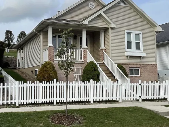 707 Holliday Hills Dr, Hollidaysburg, PA 16648