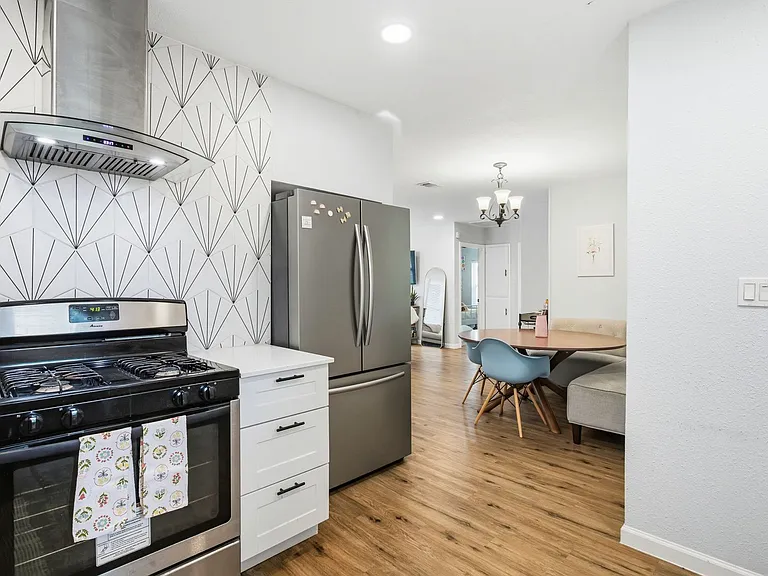2712 Frazier Ave — Photo 12