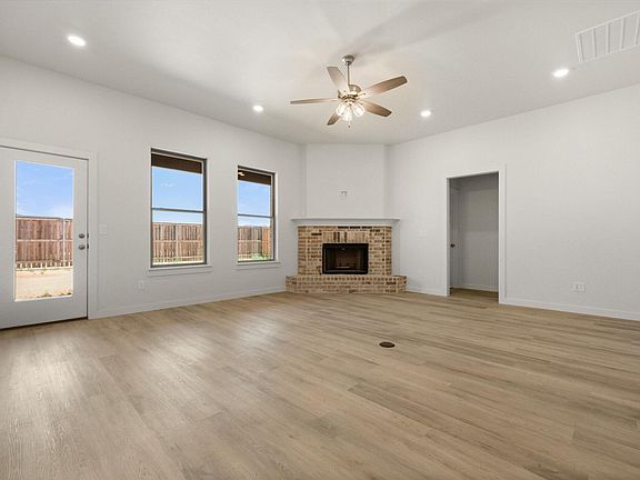 5th image of 2904 Ranch Ave