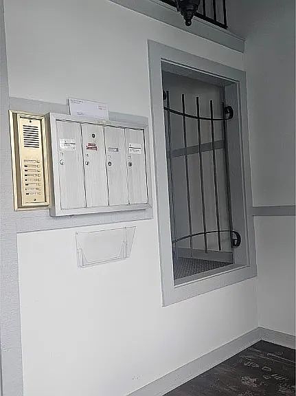 entrance and mail boxes