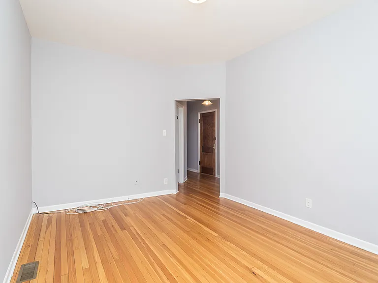 1110 W Dickens Ave #1 — Photo 6