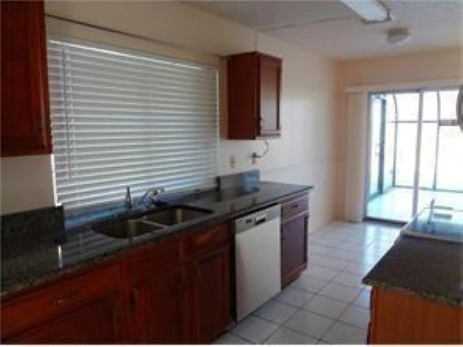 3 bed, 1338 sqft, $1,900 — Photo 3