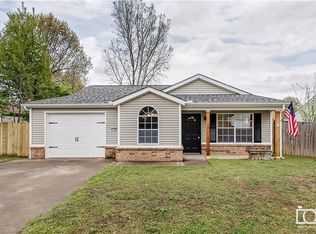 3238 W Essex Dr, Fayetteville, AR 72704