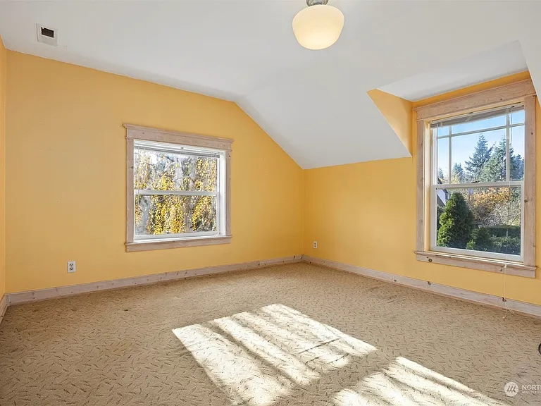 711 Donovan Ave #3 — Photo 5