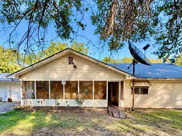 3165 Joe Colby Rd, Ponca City, OK 74604
