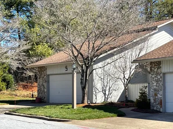 104 Parkway Ct, Asheville, NC 28803
