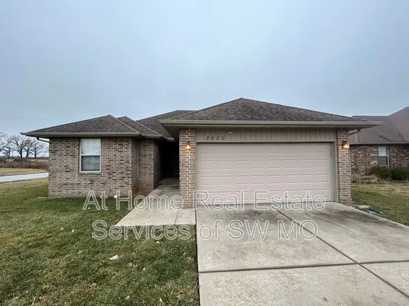 2600 W Garton Rd, Ozark, MO 65721