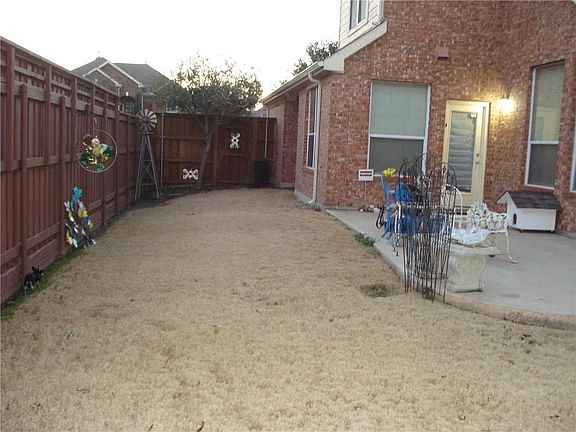 5th image of 2449 Bridgeport Dr