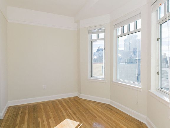 4th image of 1362 Lombard St #102