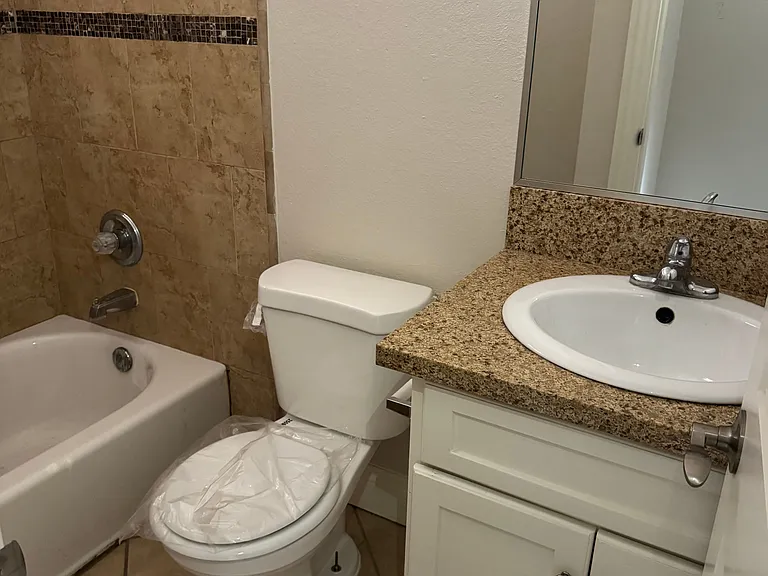 831 S Greenwood Ave #16 — Photo 15
