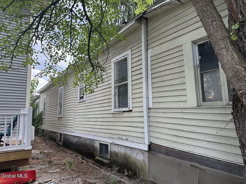 5th image of 919 Twenty 5th Street