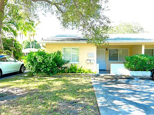 1119 NE 17th Ave Photo 1