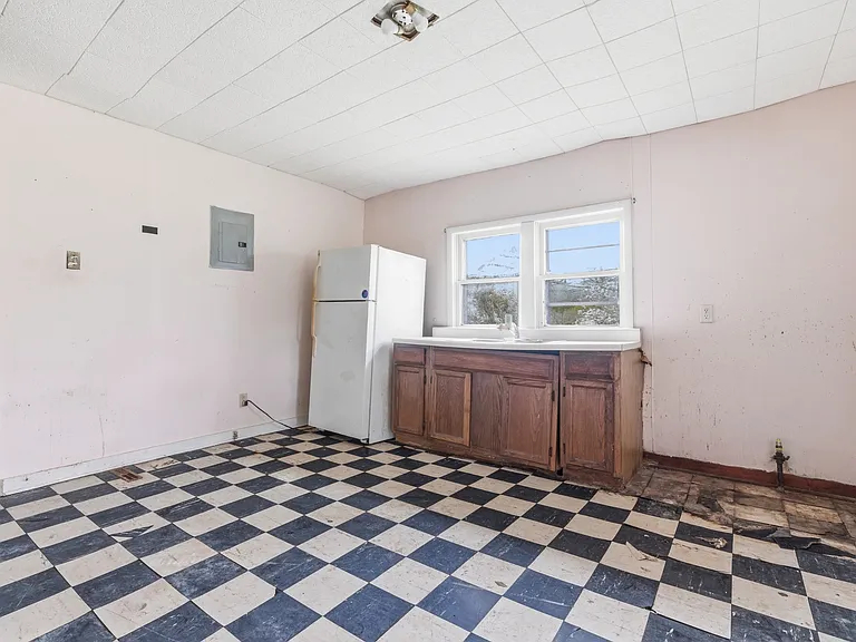 1402 Alabama St — Photo 3