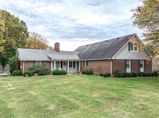290 Hillwood Dr, Bowling Green, KY 42101