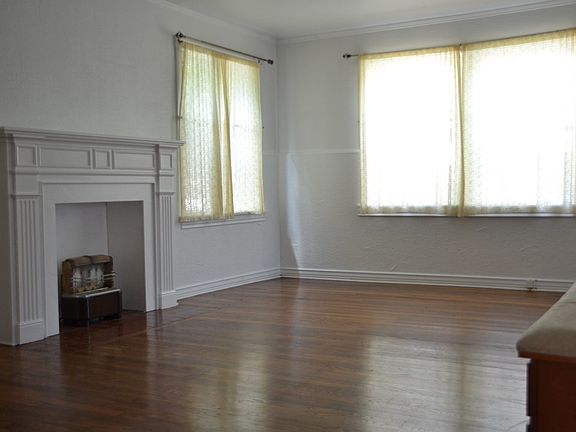 3rd image of 5422 Denton Dr