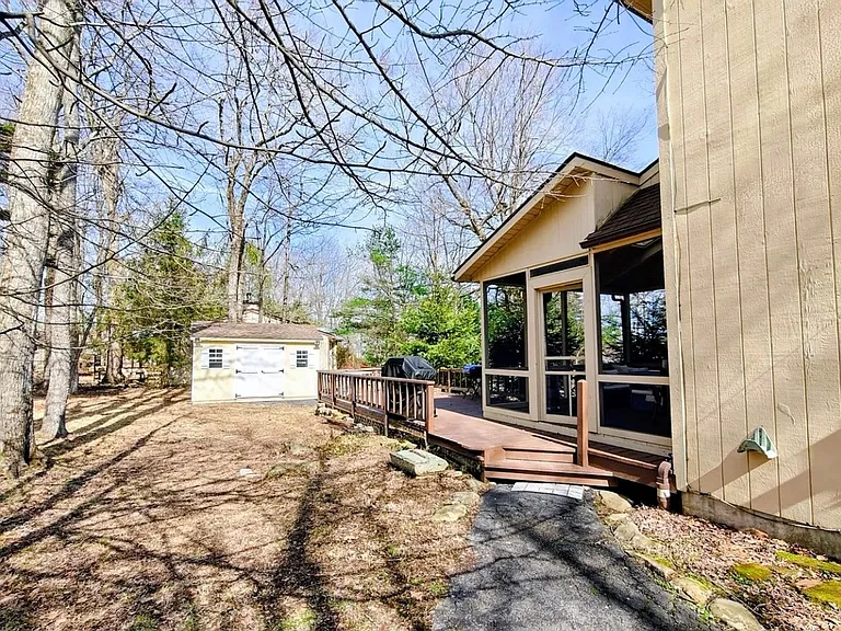 2104 Vacation Ln — Photo 11