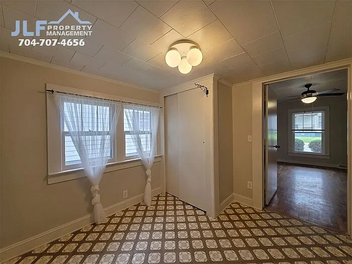 215 College St — Photo 10