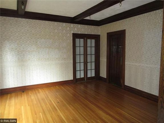 5th image of 309 3rd Ave S