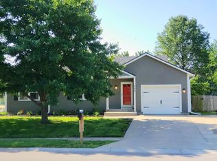 333 E Colleen Dr, Gardner, KS 66030