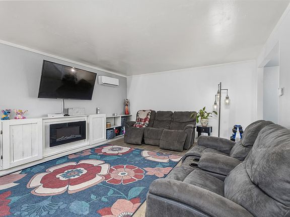 4th image of 556 Virginia Circle
