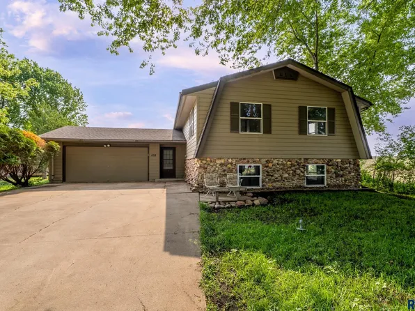 508 Wood St, Valley Springs, SD 57068
