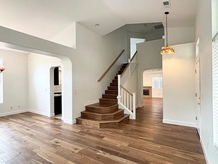 979 Seabough Ct — Photo 6