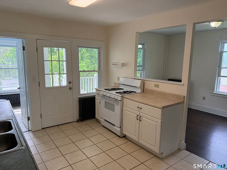 131 Eastern Dr — Photo 15