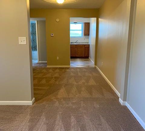 3rd image of 109 Pine Dr APT 3