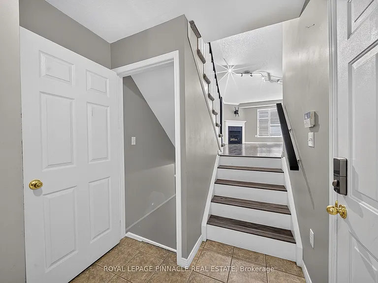 163 Livingston Ave N — Photo 8