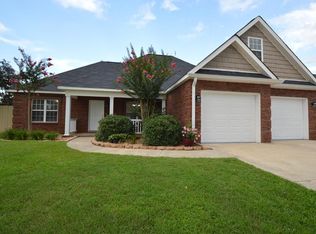 800 Loudon Hill Dr, Warner Robins, GA 31088