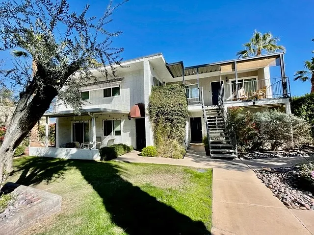 2 bed, 775 sqft, $1,895 — Photo 1