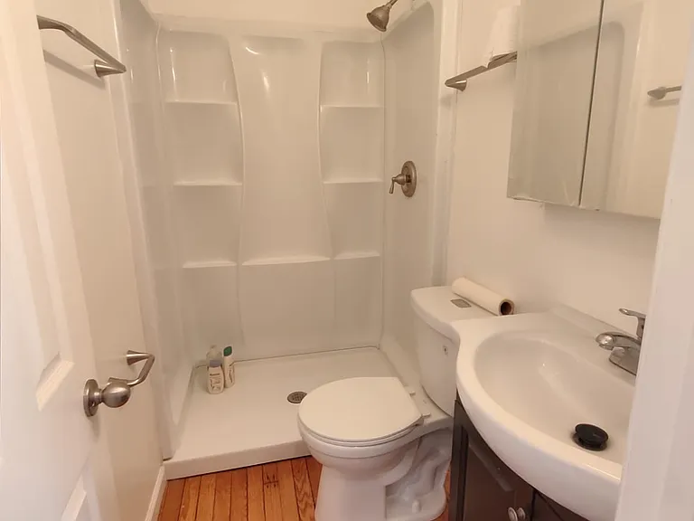 2815 W Queen Ln #1F — Photo 7