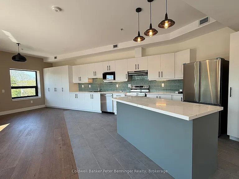 604 Queen St S #405 — Photo 9