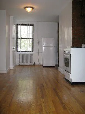 Rented by Tower Brokerage | media 33