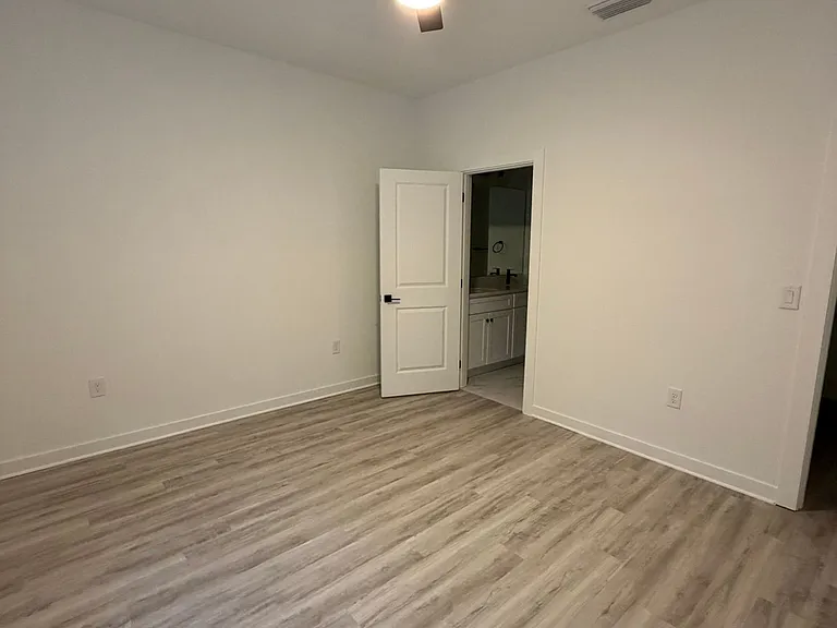 1117 Abrams Blvd — Photo 30